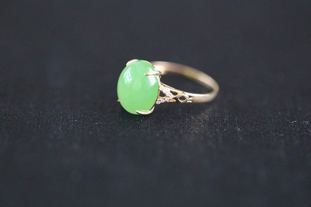 GALET 005 · Willow Green — nephrite jade ring, setting detail