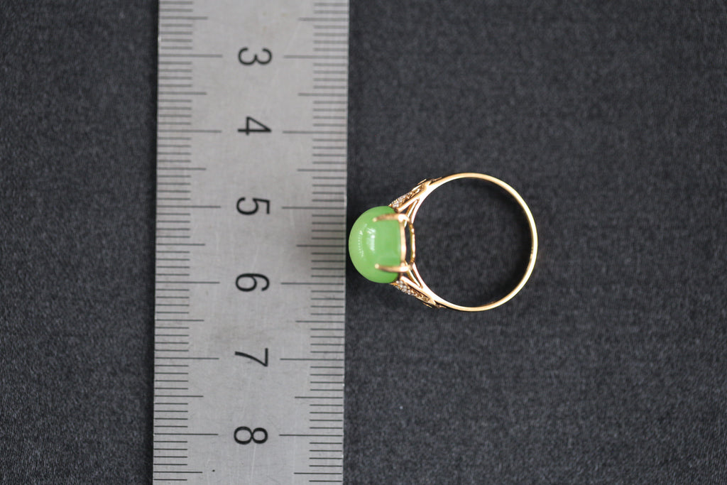 GALET 005 · Willow Green — nephrite jade ring, size reference