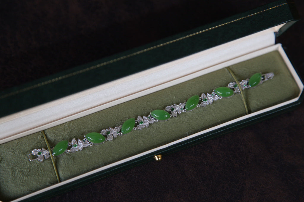 GALET 013 · Willow Green — nephrite jade bracelet, packaging