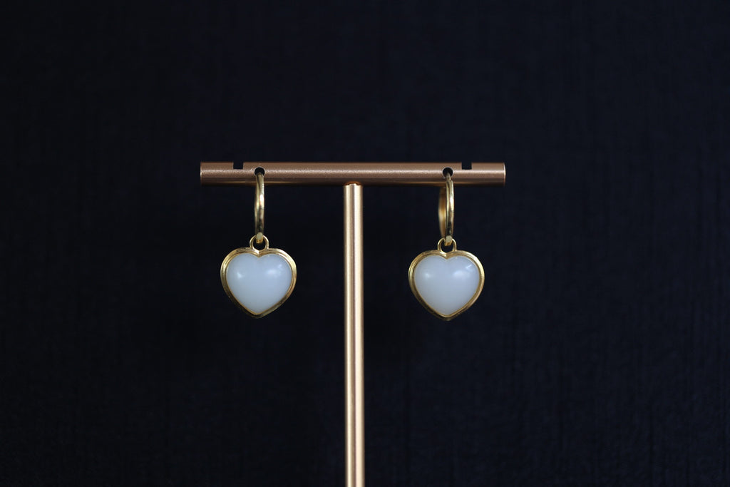 GALET 014 · Suet White — nephrite jade earrings, front