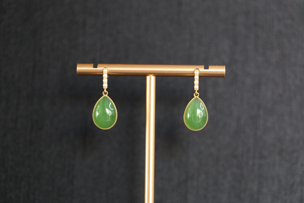GALET 015 · Willow Green — nephrite jade earrings, front