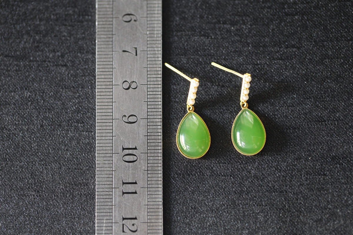 GALET 015 · Willow Green — nephrite jade earrings, detail