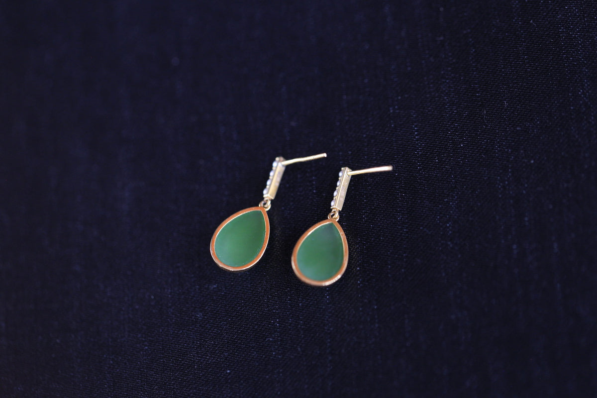 GALET 015 · Willow Green — nephrite jade earrings, close view