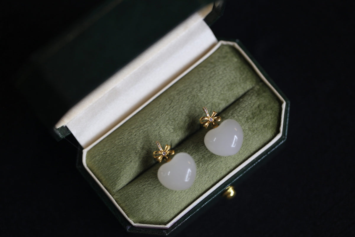 GALET 016 · Lotus Pink — nephrite jade earrings, packaging