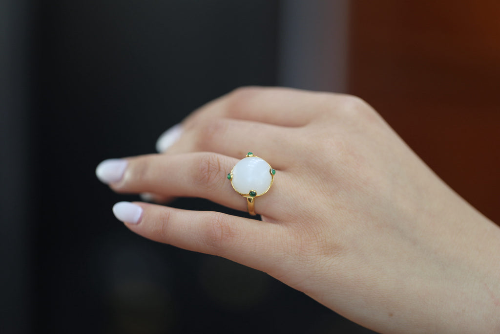GALET 017 · Suet White — nephrite jade ring, on the model