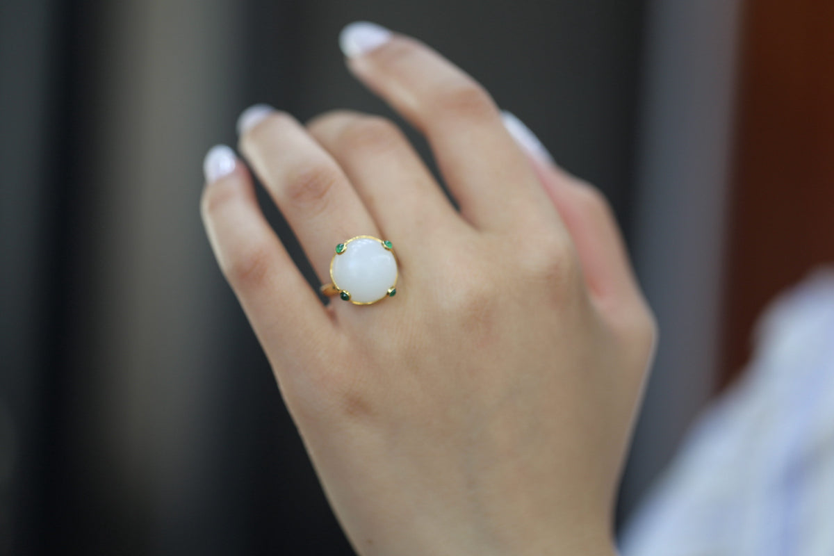 GALET 017 · Suet White — nephrite jade ring, on the model