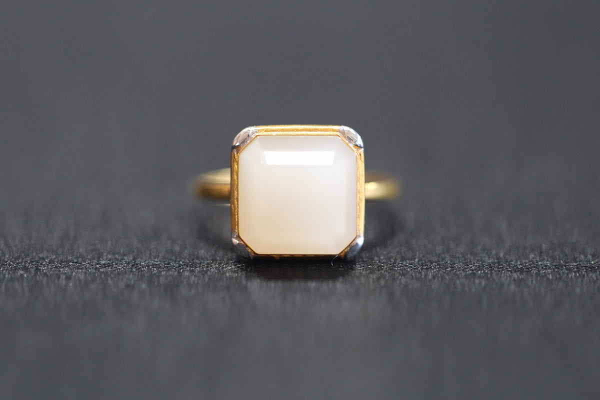 GALET 018 · Lotus Pink — nephrite jade ring, front