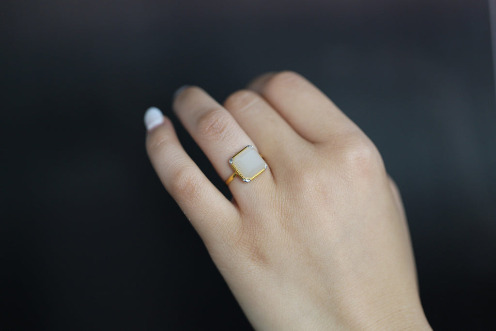 GALET 018 · Lotus Pink — nephrite jade ring, on the model
