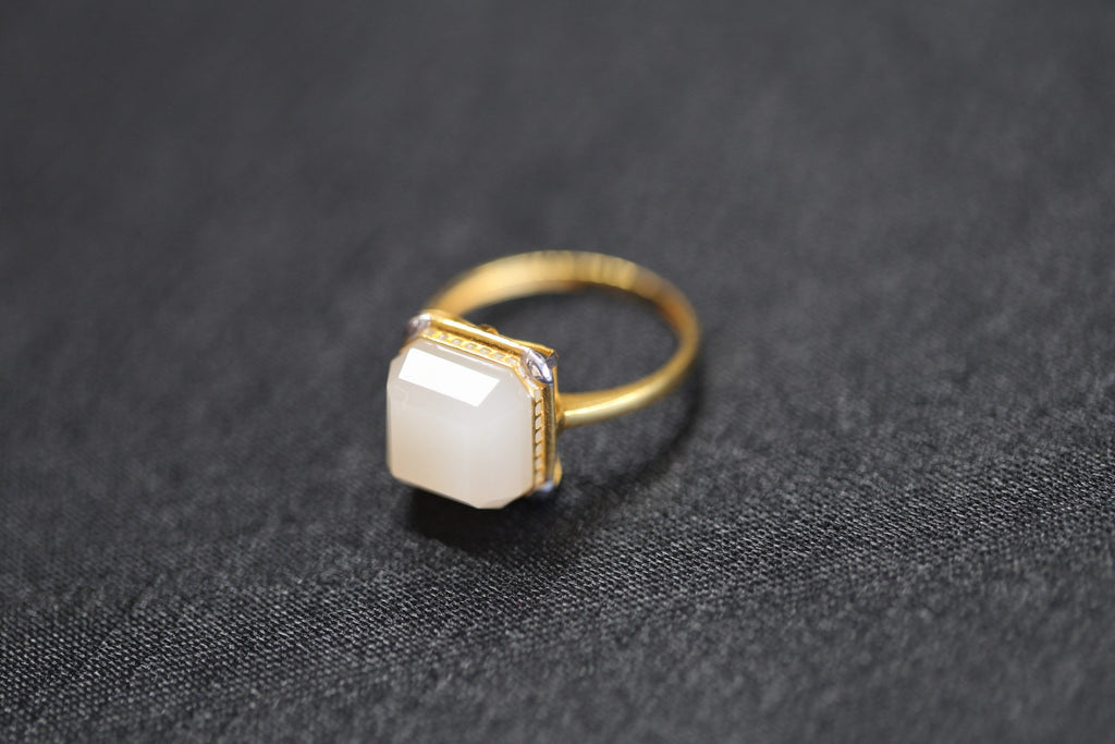 GALET 018 · Lotus Pink — nephrite jade ring, close view