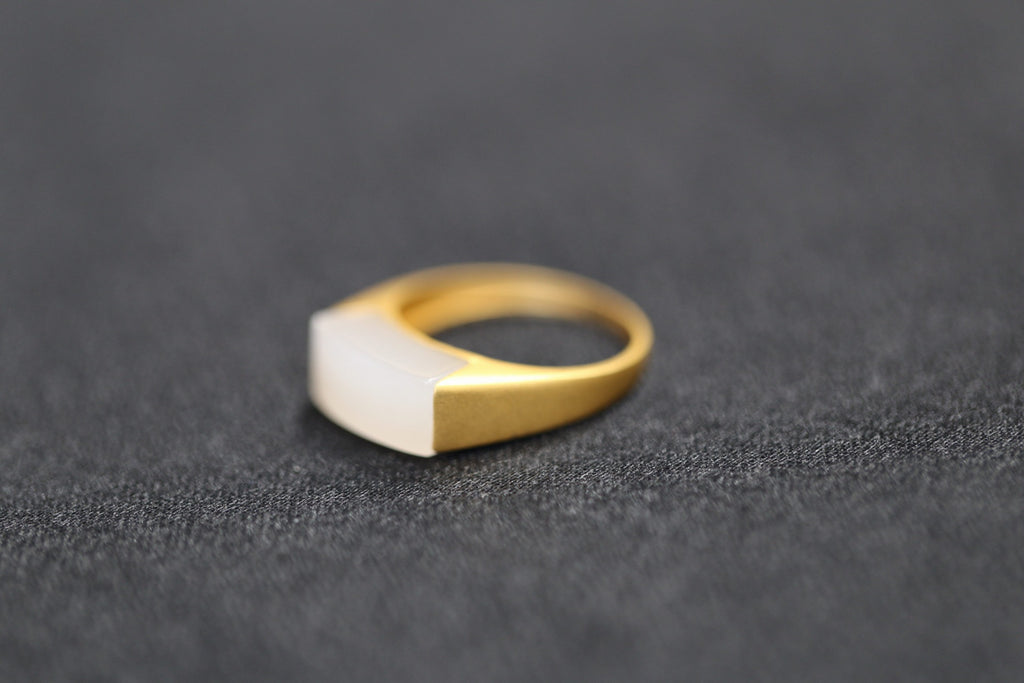 GALET 019 · Lotus Pink — nephrite jade ring, close view
