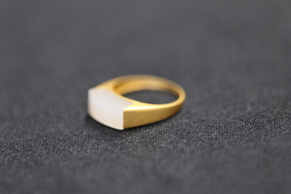 GALET 019 · Lotus Pink — nephrite jade ring, close view