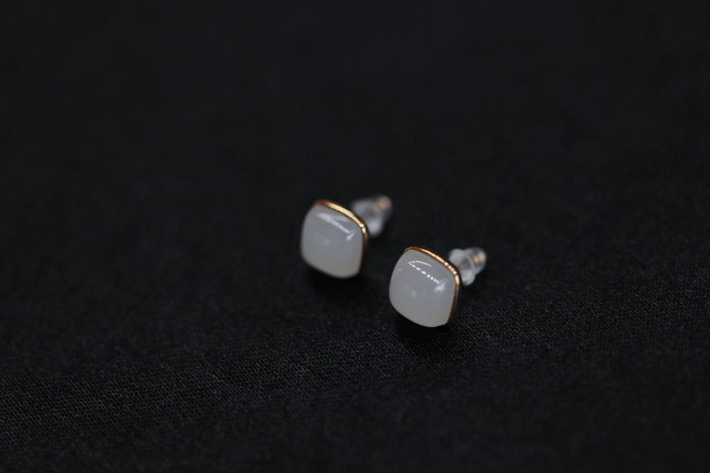 GALET 021 · Suet White — nephrite jade earrings, close view