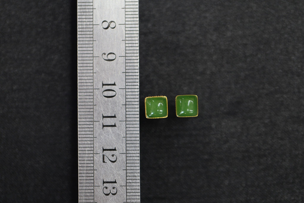GALET 022 · Spinach Green — nephrite jade earrings, size reference