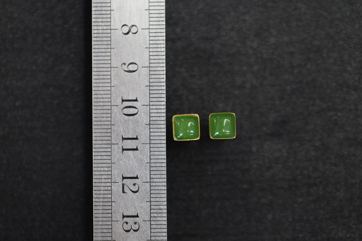 GALET 022 · Spinach Green — nephrite jade earrings, size reference