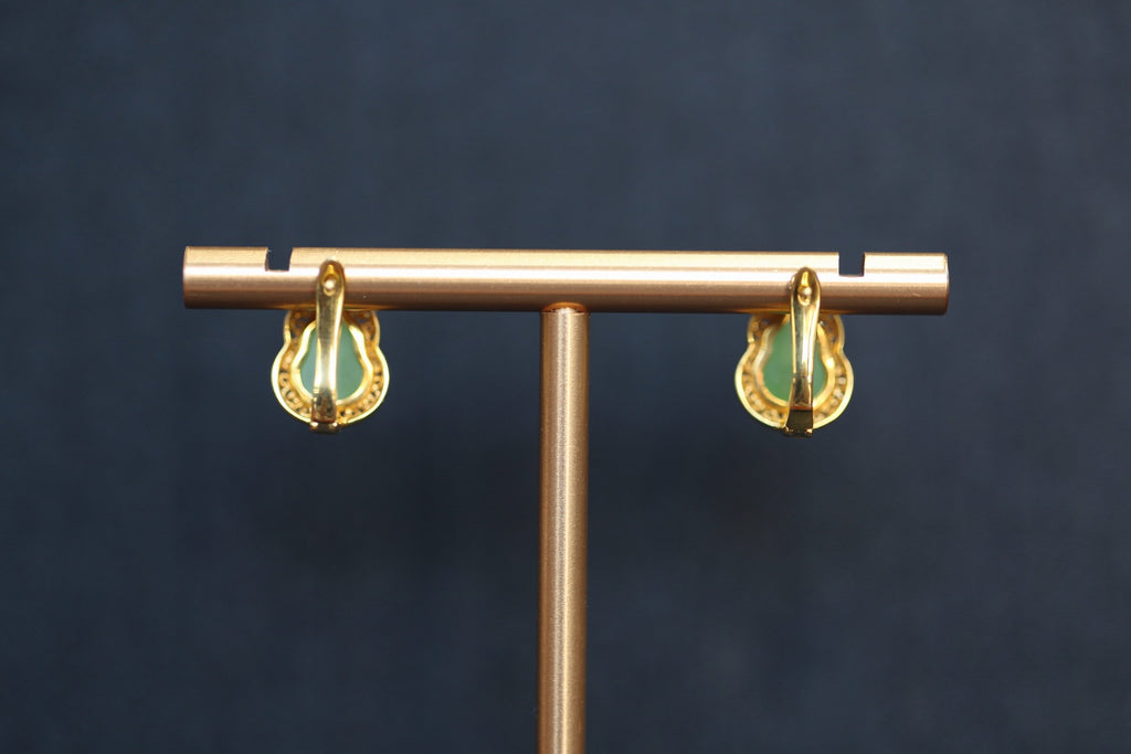 GALET 023 · Willow Green — nephrite jade earrings, close view