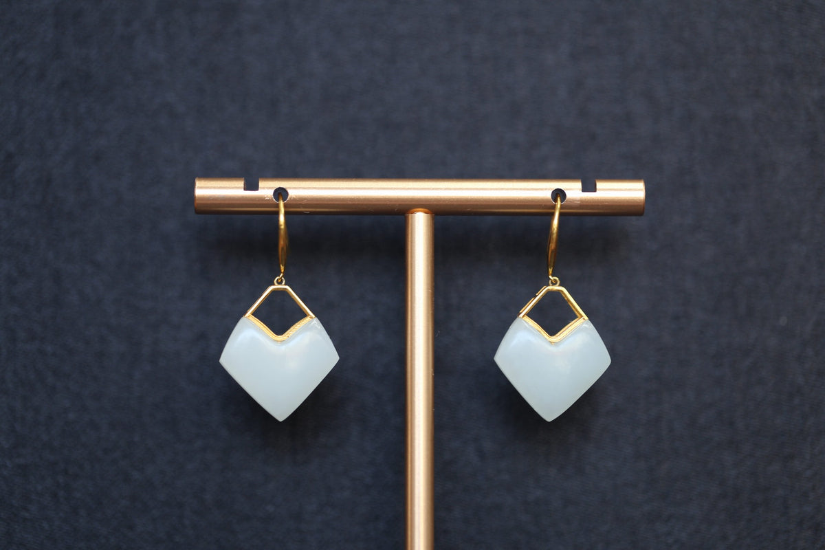 GALET 024 · Suet White — nephrite jade earrings, front