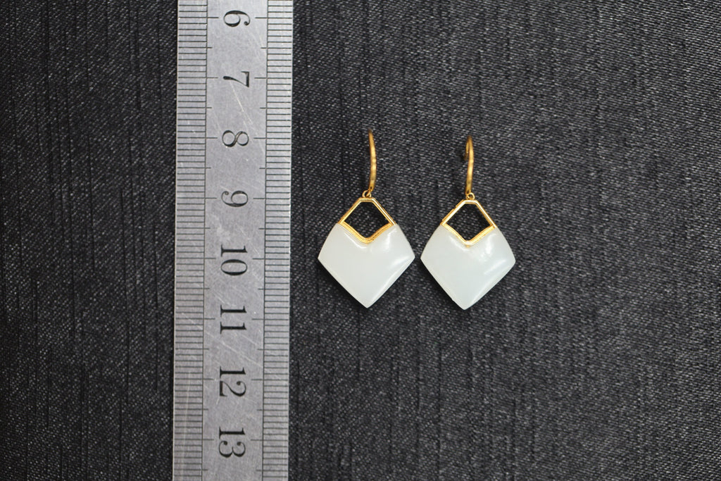 GALET 024 · Suet White — nephrite jade earrings, size reference