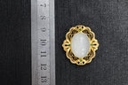 GALET 025 · Suet White — nephrite jade pendant, size reference