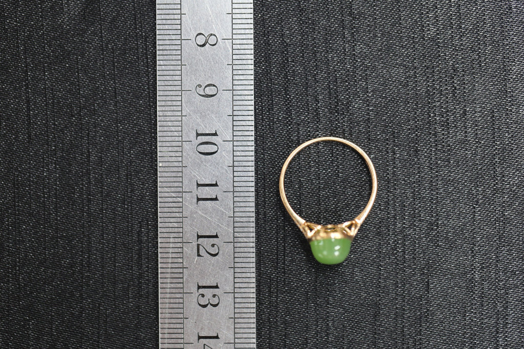GALET 026 · Willow Green — nephrite jade ring, size reference
