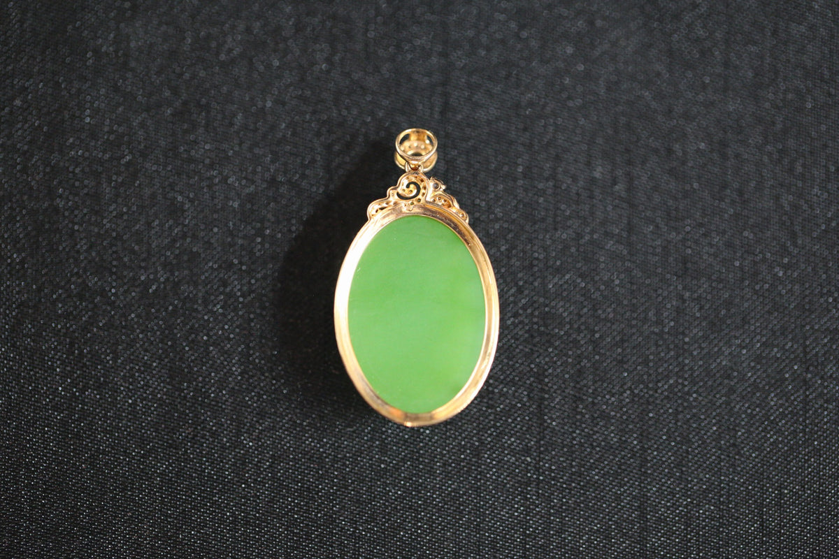 GALET 027 · Willow Green — nephrite jade pendant, back view
