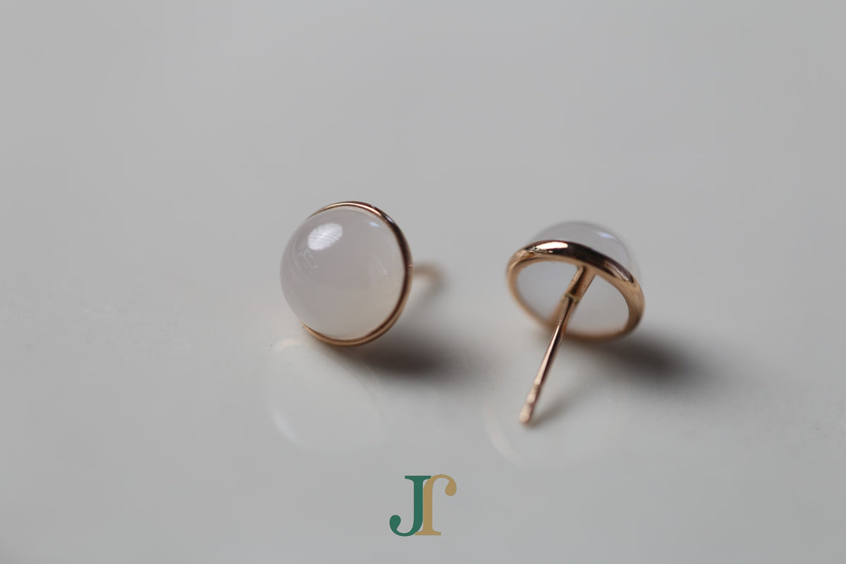 GALET 034 · Suet White — nephrite jade earrings, side view