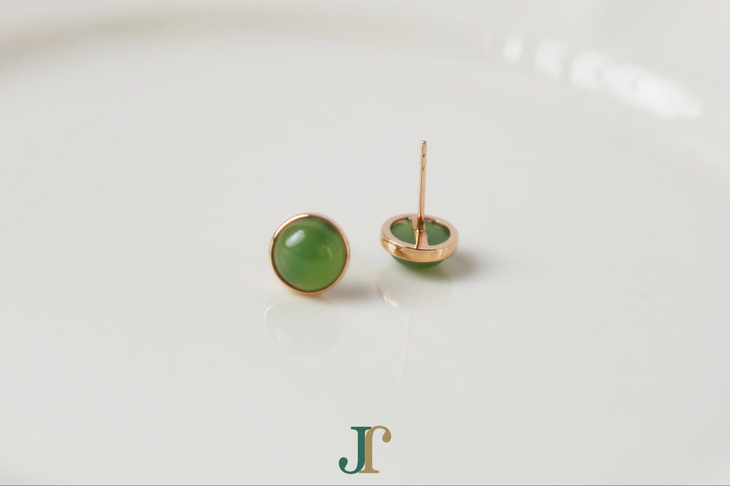 GALET 035 · Willow Green — nephrite jade earrings, back view