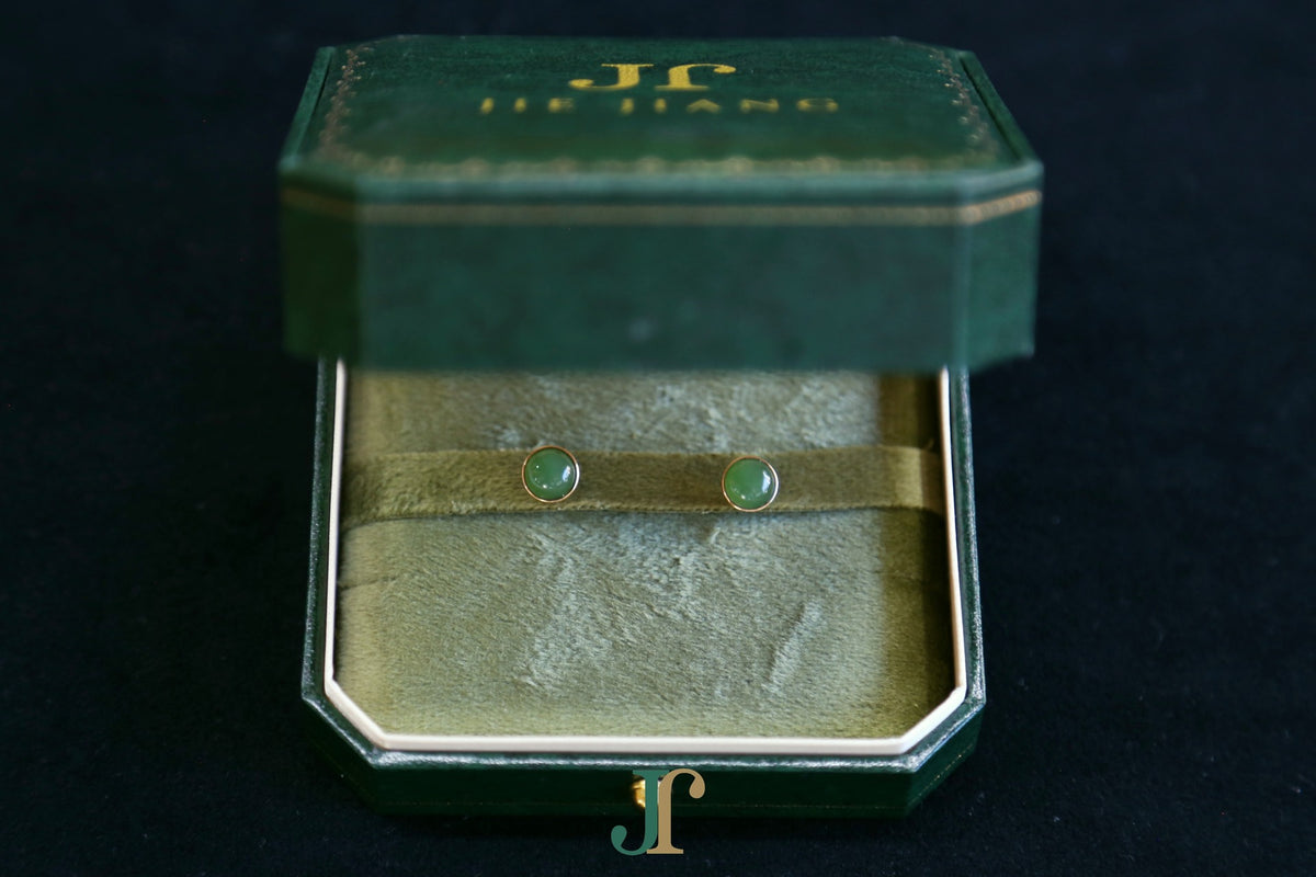 GALET 035 · Willow Green — nephrite jade earrings, in the gift box