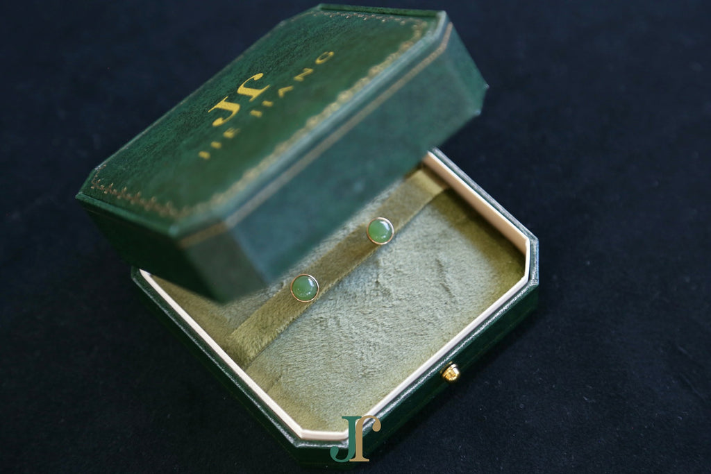 GALET 035 · Willow Green — nephrite jade earrings, packaging