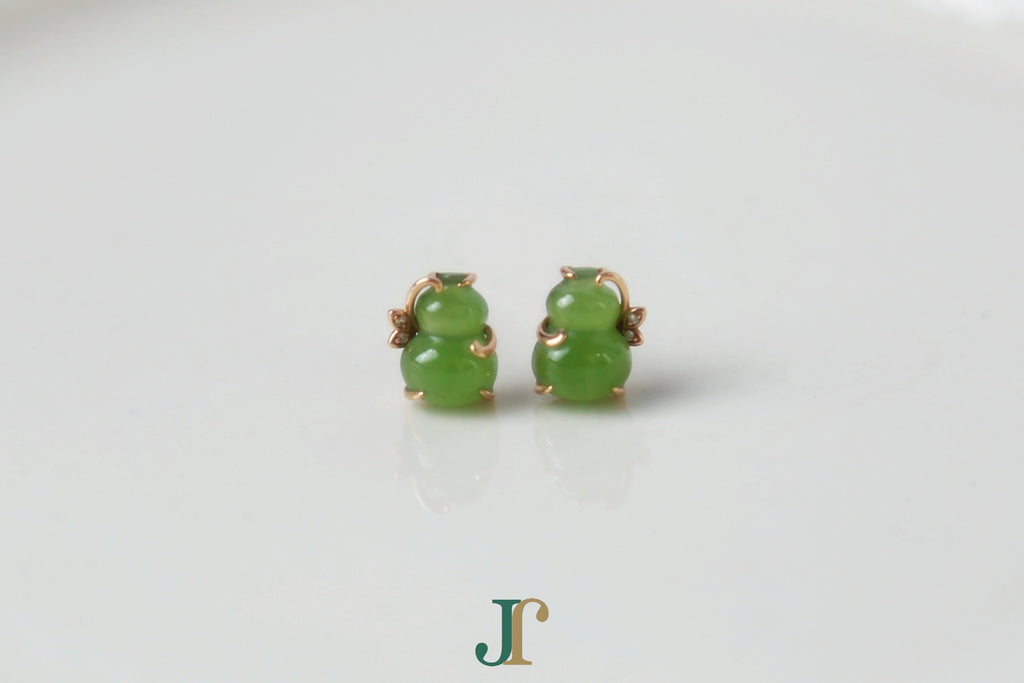 GALET 036 · Willow Green — nephrite jade earrings, close view