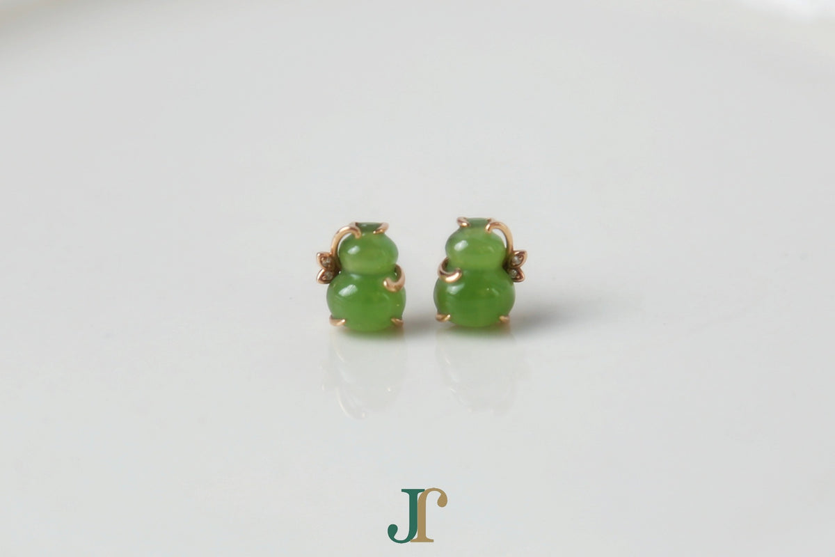 GALET 036 · Willow Green — nephrite jade earrings, close view