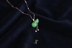 GALET 041 · Willow Green — nephrite jade necklace, detail