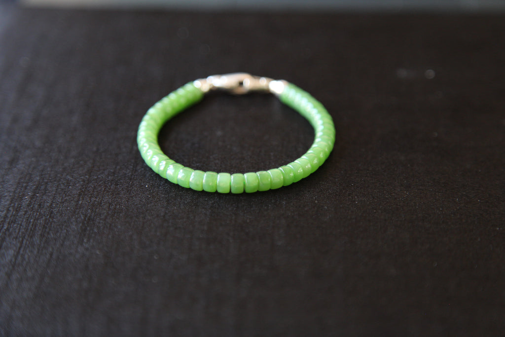 PASTILLE Disc 6×3.5 · Willow Green — nephrite jade pastille bracelet, detail