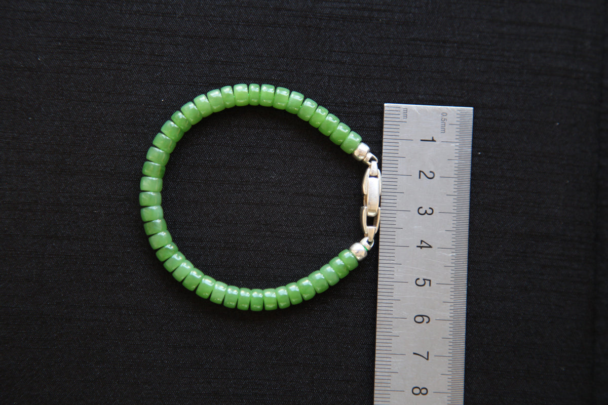PASTILLE Disc 6×3.5 · Willow Green — nephrite jade pastille bracelet, size reference