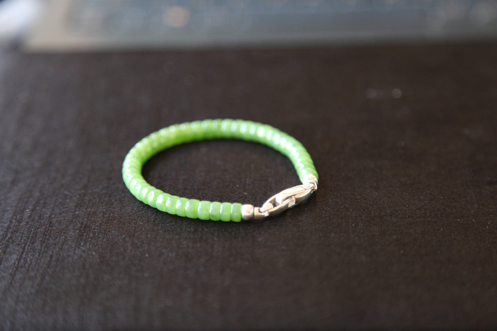 PASTILLE Disc 6×3.5 · Willow Green — nephrite jade pastille bracelet, on the model