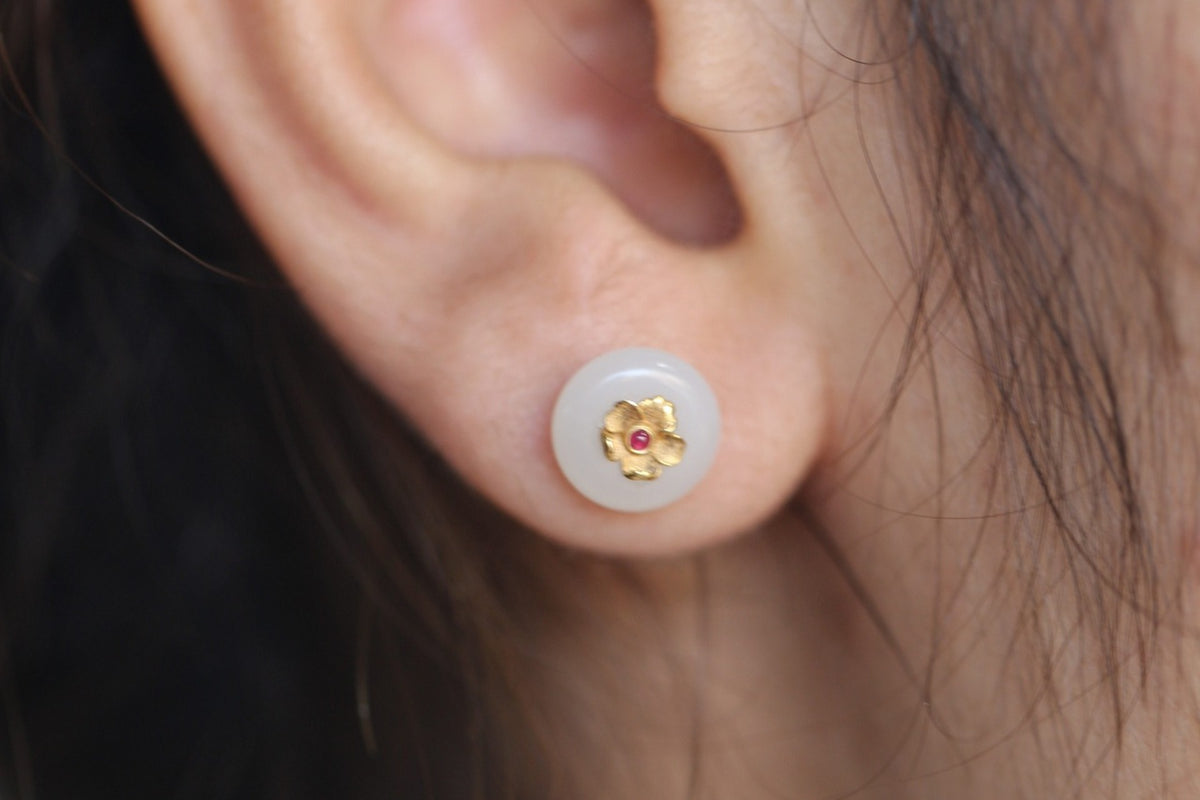 PASTILLE Fleur 9.5 · Suet White — nephrite jade earrings, on the model, profile