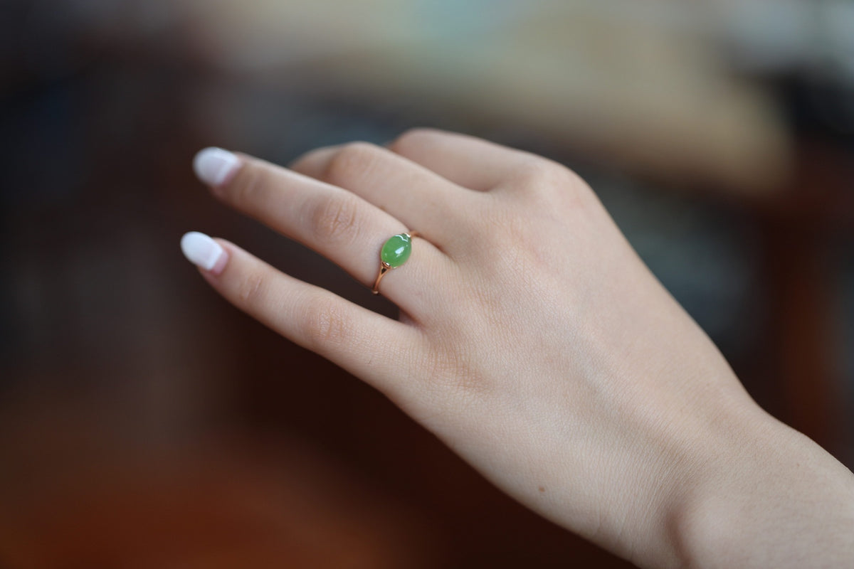 PILLAR Bean 7×7.9 · Willow Green — nephrite jade ring, on the hand, side