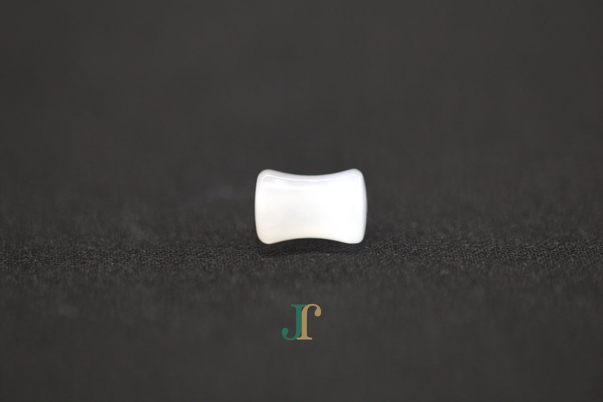 PILLAR Pure 6×12 · Suet White — nephrite jade cylinder necklace, front