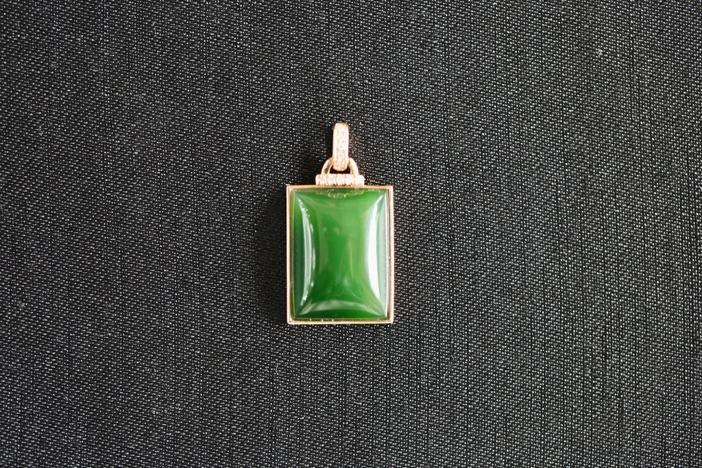 TABULA 003 · Spinach Green — nephrite jade pendant, front