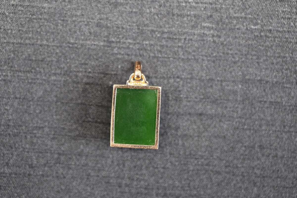 TABULA 003 · Spinach Green — nephrite jade pendant, detail