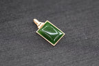 TABULA 003 · Spinach Green — nephrite jade pendant, setting detail
