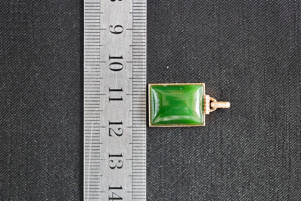 TABULA 003 · Spinach Green — nephrite jade pendant, size reference