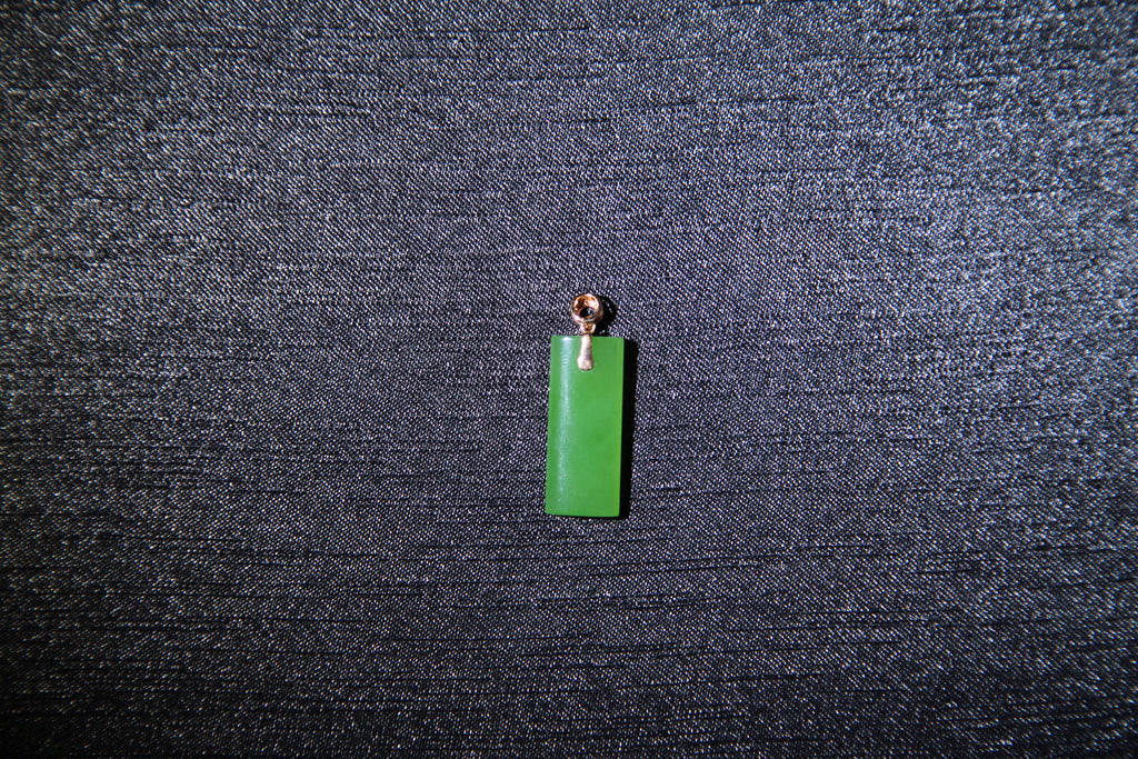TABULA 007 · Willow Green — nephrite jade pendant, front