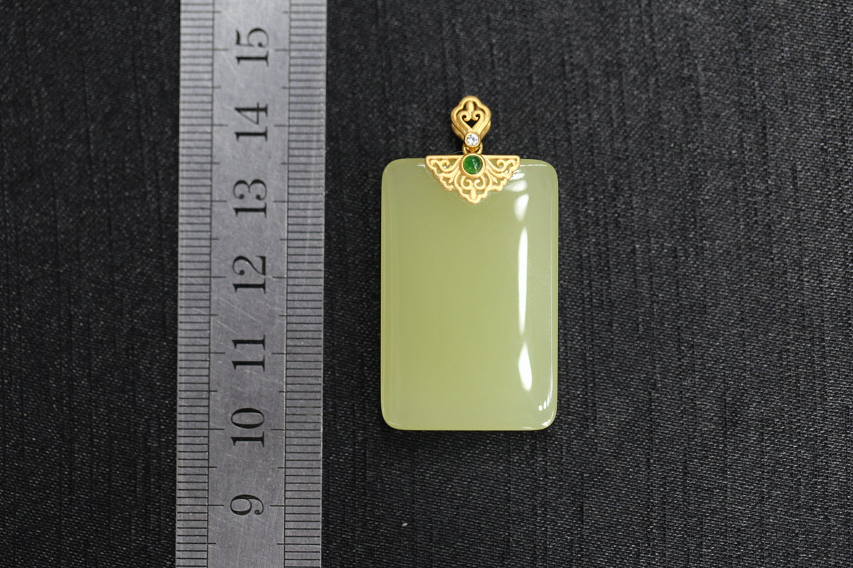 TABULA 008 · Golden Green — nephrite jade pendant, size reference