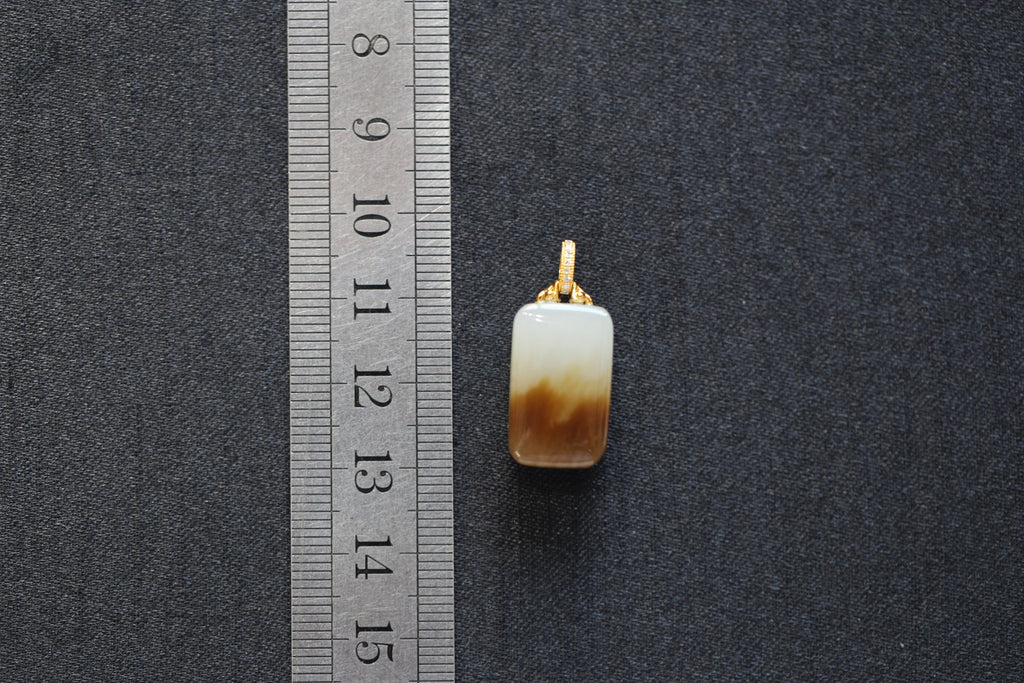 TABULA 010 · Multi-Colour — nephrite jade pendant, size reference