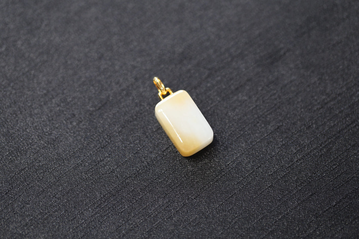 TABULA 011 · Multi-Colour — nephrite jade pendant, detail