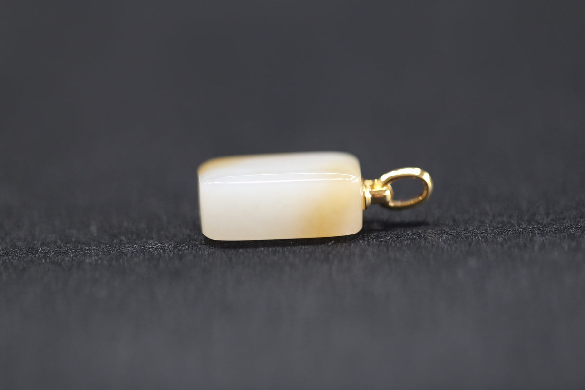 TABULA 011 · Multi-Colour — nephrite jade pendant, close view
