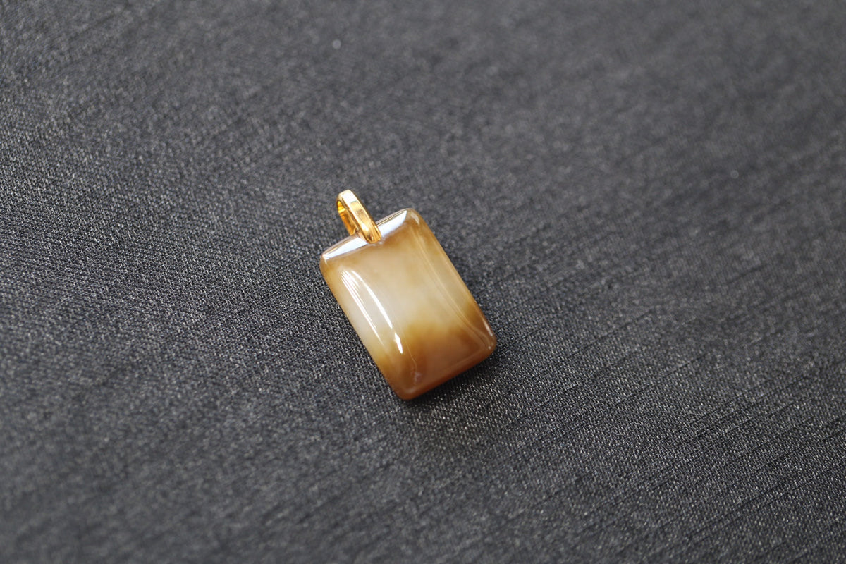 TABULA 013 · Multi-Colour — nephrite jade pendant, detail