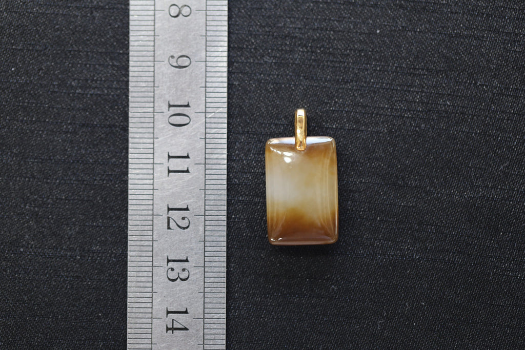 TABULA 013 · Multi-Colour — nephrite jade pendant, size reference
