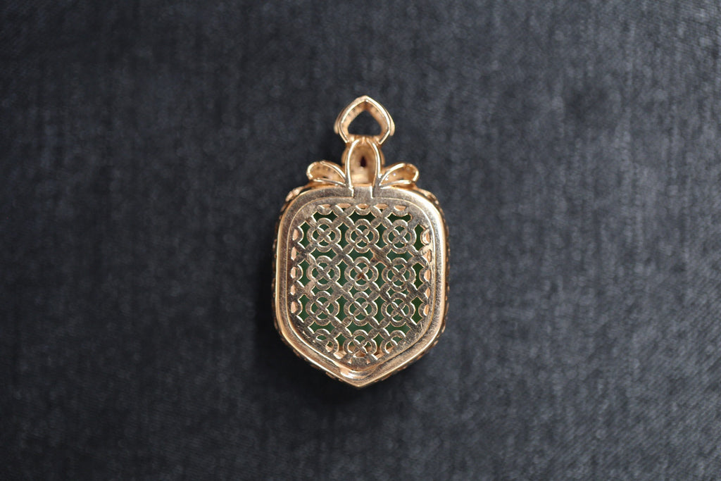 TABULA 014 · Willow Green — nephrite jade pendant, back view