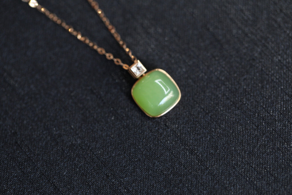 TABULA 015 · Willow Green — nephrite jade necklace, front